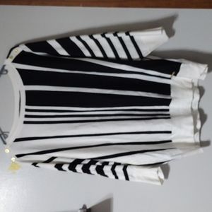 Ellen Tracy Long Sleeve Black and White Striped Sweater
